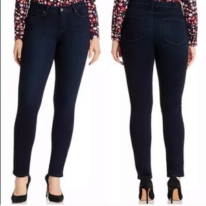 Anthroplogie PAIGE Skyline Skinny Dark Wash Jeans